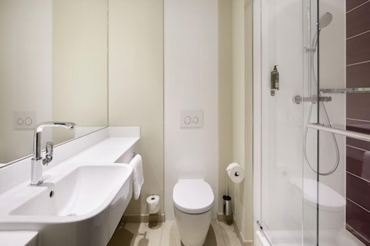 Premier Inn Muenchen City Schwabing Exterior foto