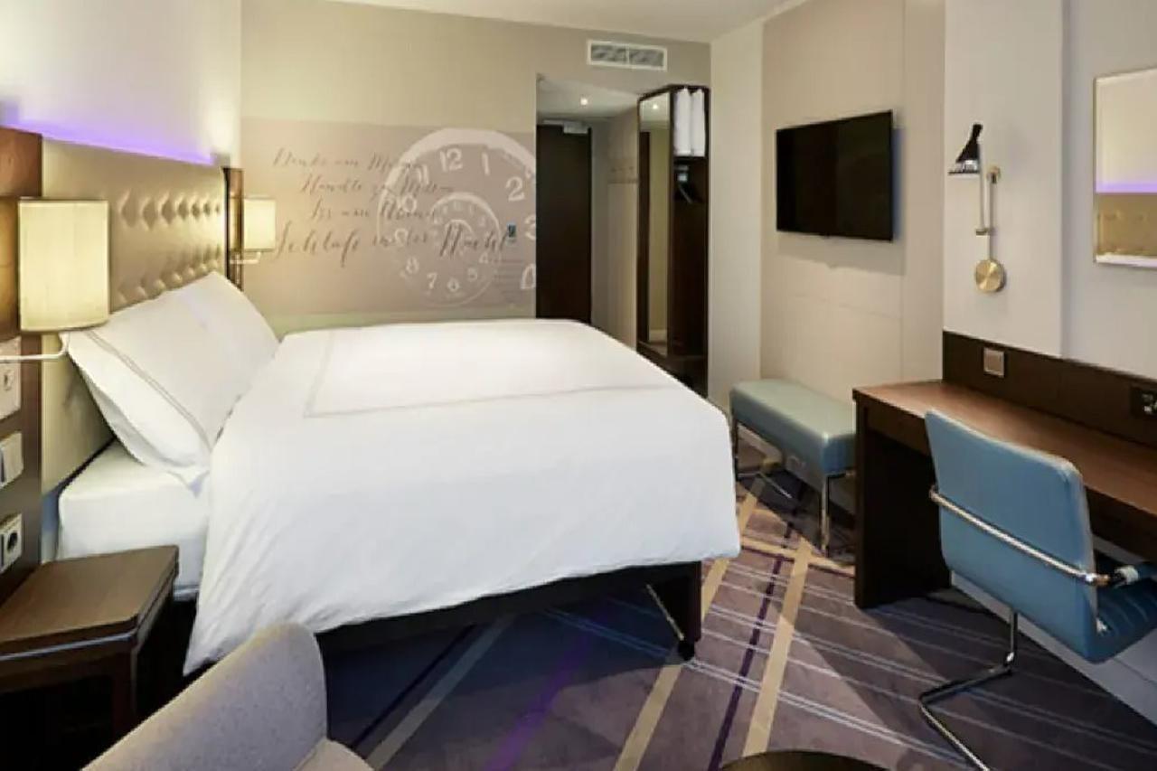 Premier Inn Muenchen City Schwabing Exterior foto