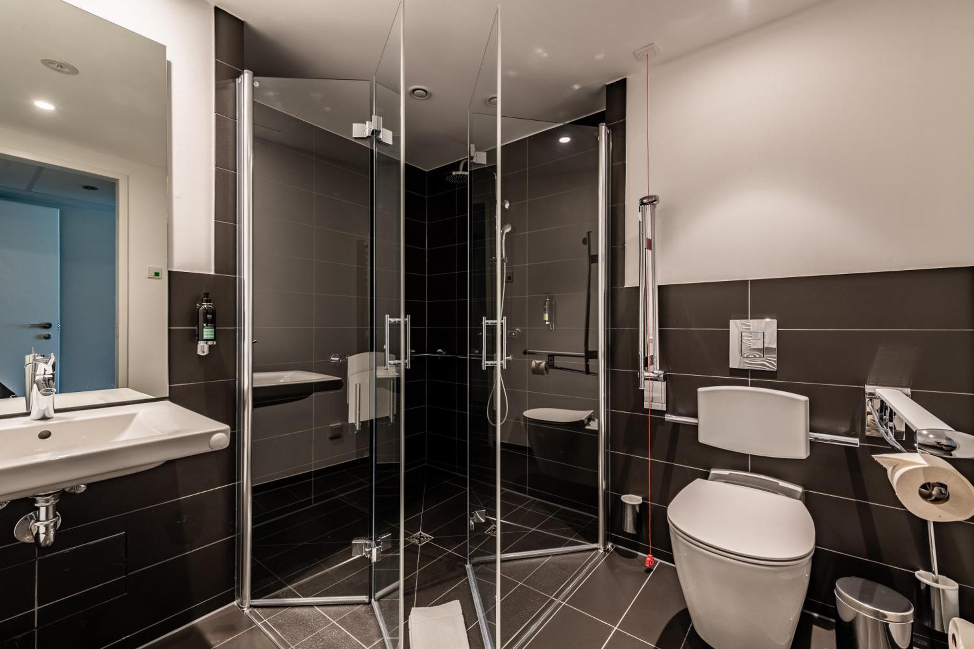 Premier Inn Muenchen City Schwabing Exterior foto