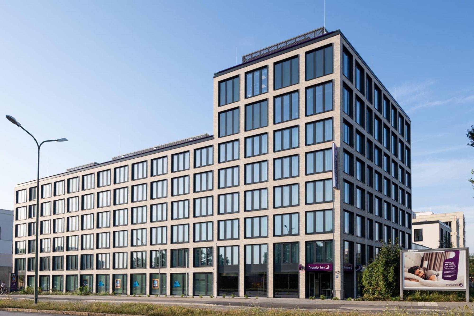 Premier Inn Muenchen City Schwabing Exterior foto
